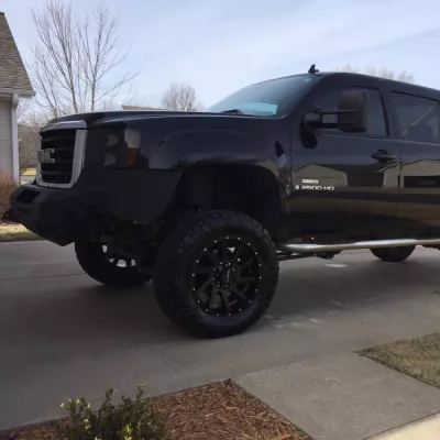 GMC 2500-3500HD 2007.5-2010 with CLASSIC FRONT W.I.Y.KIT STANDARD installed