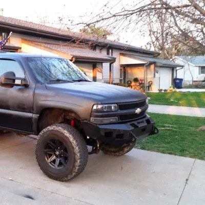 CHEVY SUBURBAN 1500 2000-2006 with CLASSIC FRONT Weld It Yourself Offroad installed