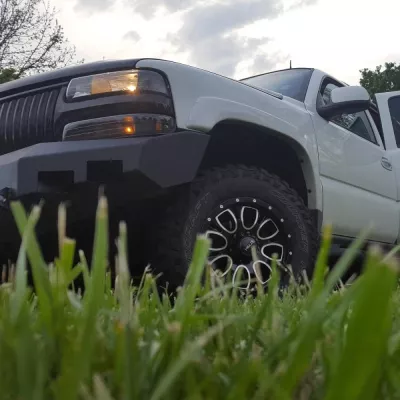 CHEVY SUBURBAN 1500 2000-2006 with CLASSIC FRONT Weld It Yourself STANDARD installed