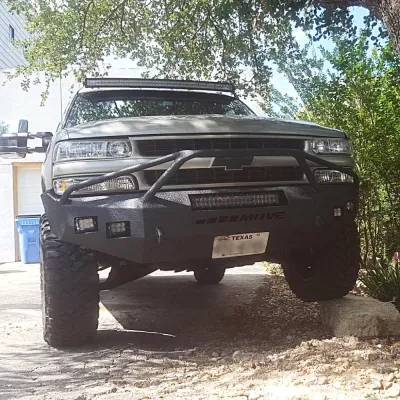 CHEVY SUBURBAN 1500 2000-2006 with CLASSIC FRONT W.I.Y.KIT STANDARD installed