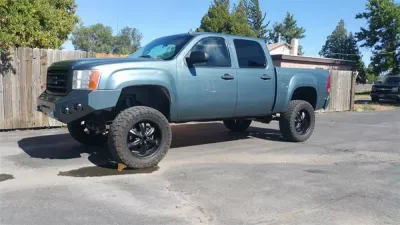 GMC 1500 2007.5-2013 with CLASSIC FRONT W.I.Y.KIT STANDARD installed