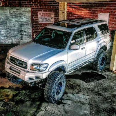 TOYOTA SEQUOIA 2001-2004 with CLASSIC FRONT W.I.Y.KIT STANDARD installed