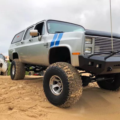 CHEVY SUBURBAN 1500 1973-1980 with CLASSIC FRONT Weld It Yourself STANDARD installed