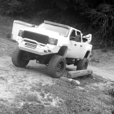 GMC 2500-3500HD 2007.5-2010 with CLASSIC FRONT W.I.Y.KIT STANDARD installed