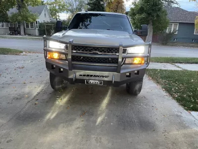 CHEVY 2500-3500HD 2003-2007 with CLASSIC FRONT W.I.Y.KIT STANDARD installed