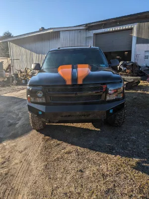 CHEVY SUBURBAN 1500 2000-2006 with CLASSIC FRONT W.I.Y.KIT STANDARD installed