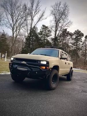 CHEVY SUBURBAN 1500 2000-2006 with CLASSIC FRONT W.I.Y.KIT STANDARD installed