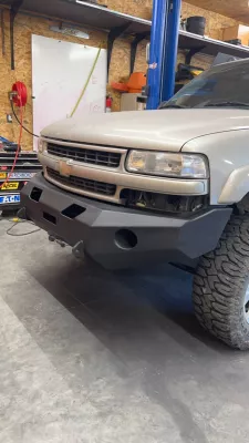 CHEVY SUBURBAN 1500 2000-2006 with CLASSIC FRONT W.I.Y.KIT OFFROAD installed