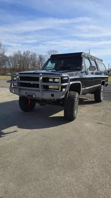 CHEVY SUBURBAN 2500 1973-1980 with HERITAGE FRONT W.I.Y.KIT STANDARD installed