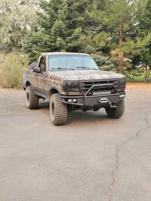 FORD BRONCO 1992-1996 with EMBARK FRONT W.I.Y.KIT OFFROAD installed