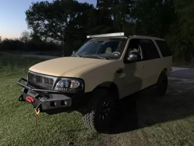 FORD EXPEDITION 1999-2002 with CLASSIC FRONT Weld It Yourself Offroad installed