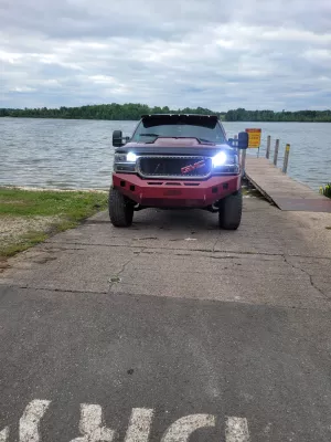 GMC 2500-3500HD 1999-2002 with CLASSIC FRONT W.I.Y.KIT STANDARD installed