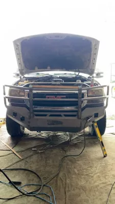 GMC 2500-3500HD 2003-2007 with CLASSIC FRONT W.I.Y.KIT STANDARD installed