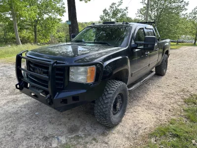 GMC 2500-3500HD 2007.5-2010 with CLASSIC FRONT W.I.Y.KIT OFFROAD installed