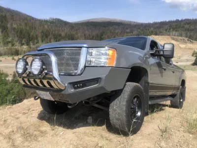 GMC 2500-3500HD 2007.5-2010 with CLASSIC FRONT W.I.Y.KIT STANDARD installed