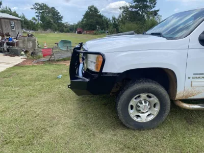 GMC 2500-3500HD 2007.5-2010 with CLASSIC FRONT W.I.Y.KIT STANDARD installed