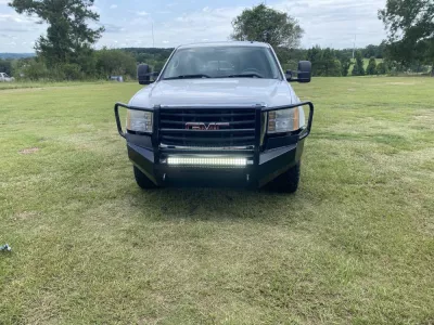 GMC 2500-3500HD 2007.5-2010 with CLASSIC FRONT W.I.Y.KIT STANDARD installed