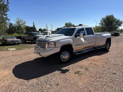 GMC 2500-3500HD 2011-2014 with CLASSIC FRONT W.I.Y.KIT STANDARD installed