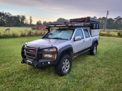 GMC CANYON 2004-2012 with CLASSIC FRONT W.I.Y.KIT OFFROAD installed
