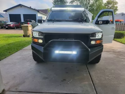 GMC YUKON DENALI 2001-2006 with CLASSIC FRONT W.I.Y.KIT STANDARD installed