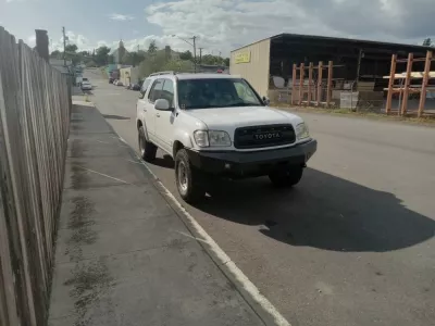 TOYOTA SEQUOIA 2001-2004 with CLASSIC FRONT W.I.Y.KIT STANDARD installed