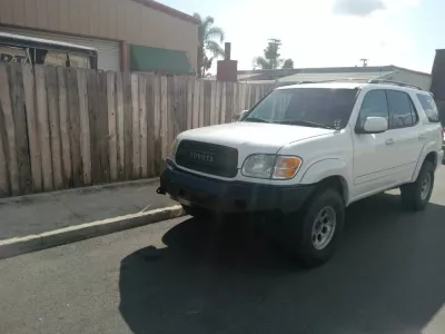 TOYOTA SEQUOIA 2001-2004 with CLASSIC FRONT W.I.Y.KIT STANDARD installed