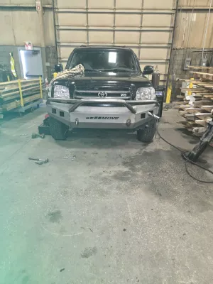 TOYOTA SEQUOIA 2001-2004 with CLASSIC FRONT W.I.Y.KIT STANDARD installed