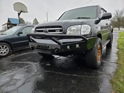 TOYOTA SEQUOIA 2001-2004 with CLASSIC FRONT W.I.Y.KIT STANDARD installed